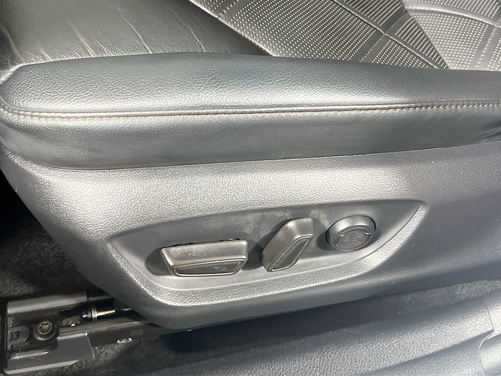 Certified 2019 Toyota Camry XLE FWD image 18