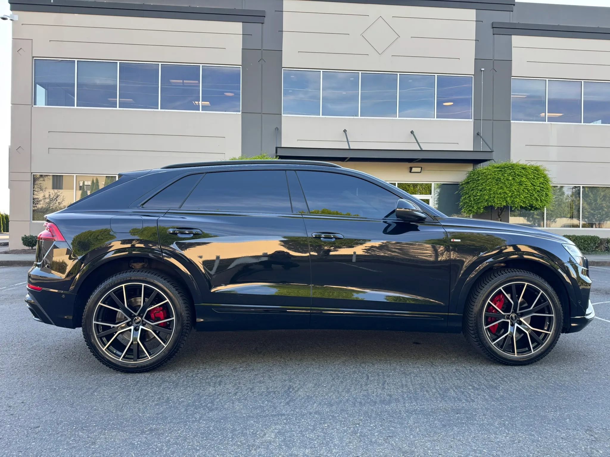 Used 2022 Audi Q8 Premium Plus AWD/4WD image 12