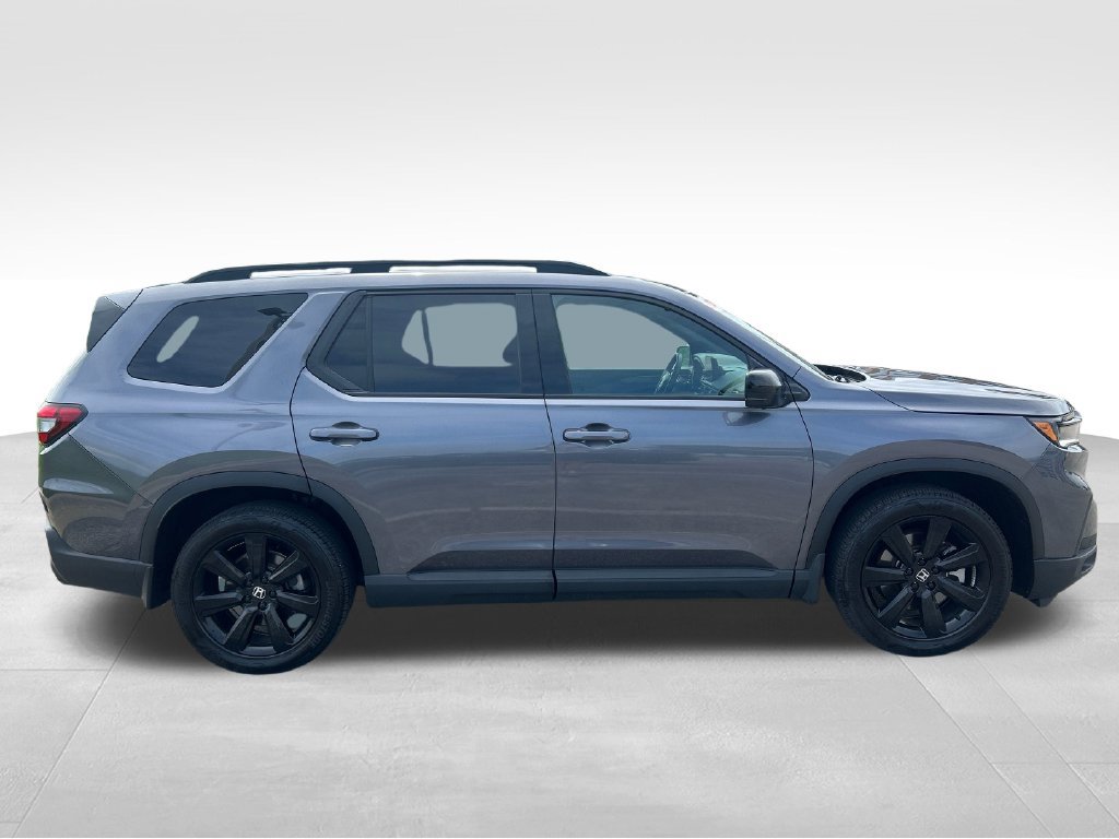 Used 2025 Honda Pilot Black Edition image 7