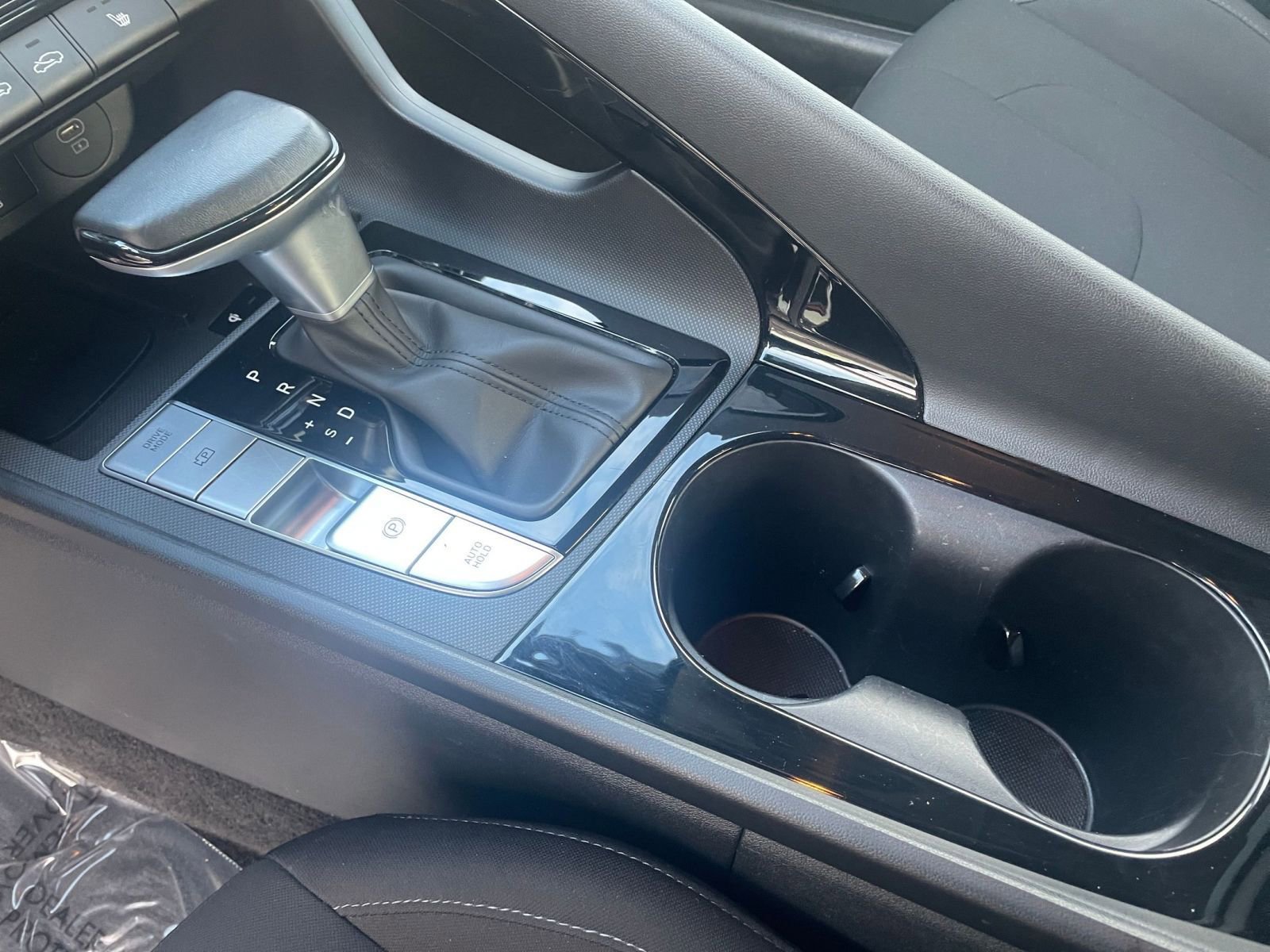 Used 2025 Hyundai Elantra SEL image 40