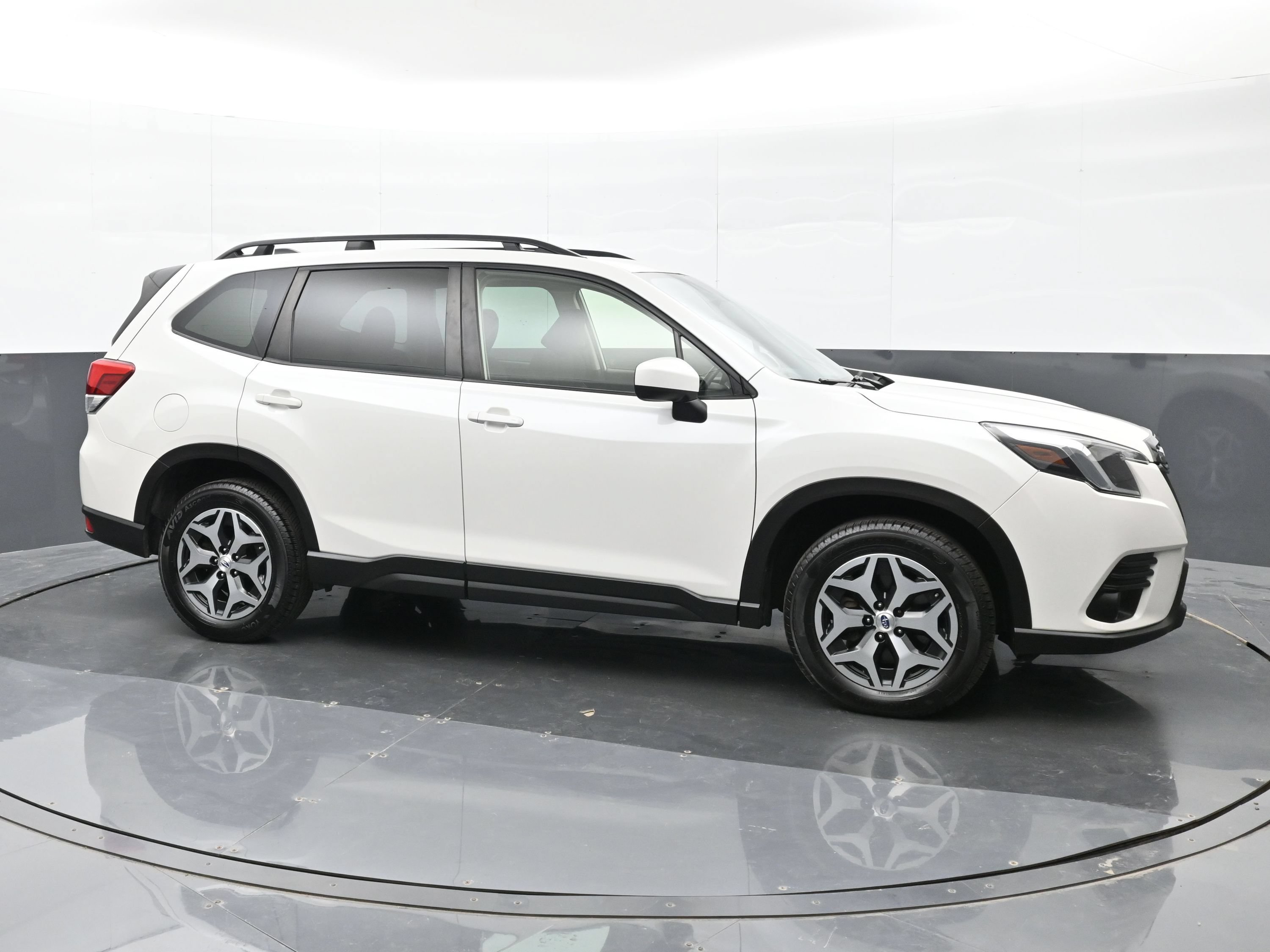 Used 2024 Subaru Forester Premium AWD/4WD image 3