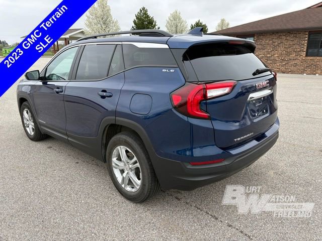 Used 2023 GMC Terrain SLE w/ Driver Convenience Package FWD image 4