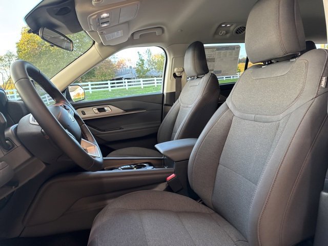 New 2026 Ford Explorer Active image 4