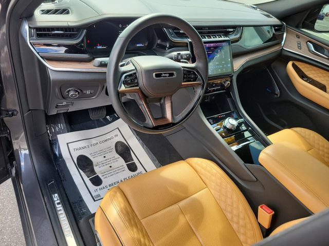 Used 2025 Jeep Grand Cherokee Summit w/ Adv Protech Group IV AWD/4WD image 17