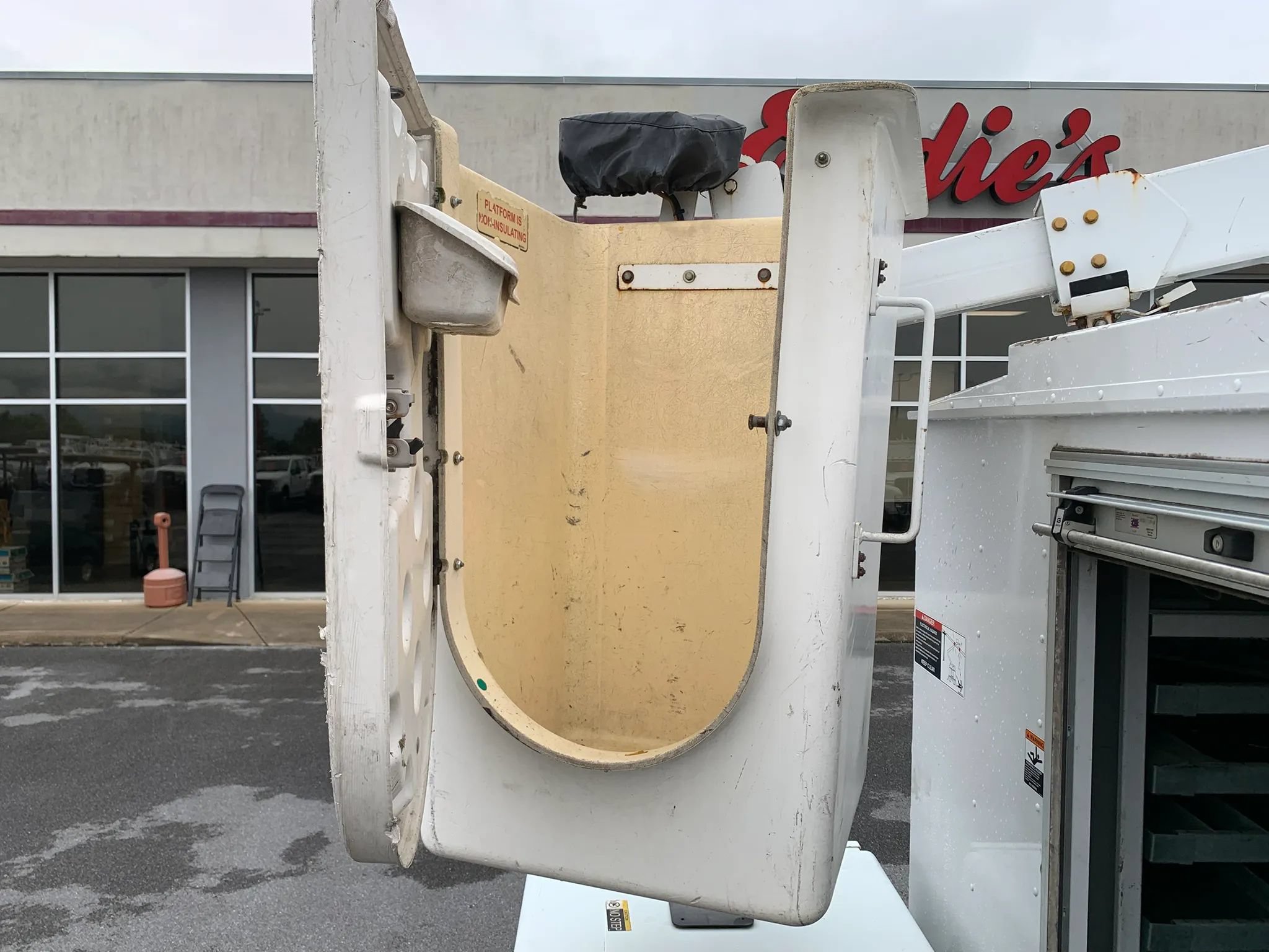 Used 2019 Ford E-350 and Econoline 350 Super Duty RWD image 43
