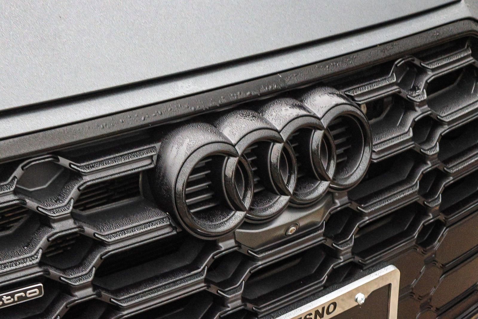 Used 2022 Audi Q5 e Prestige w/ Prestige Package image 17