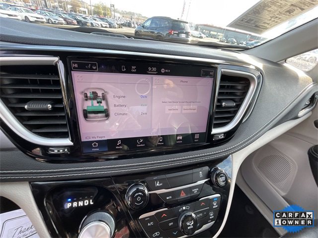 Used 2022 Chrysler Pacifica Touring-L image 29