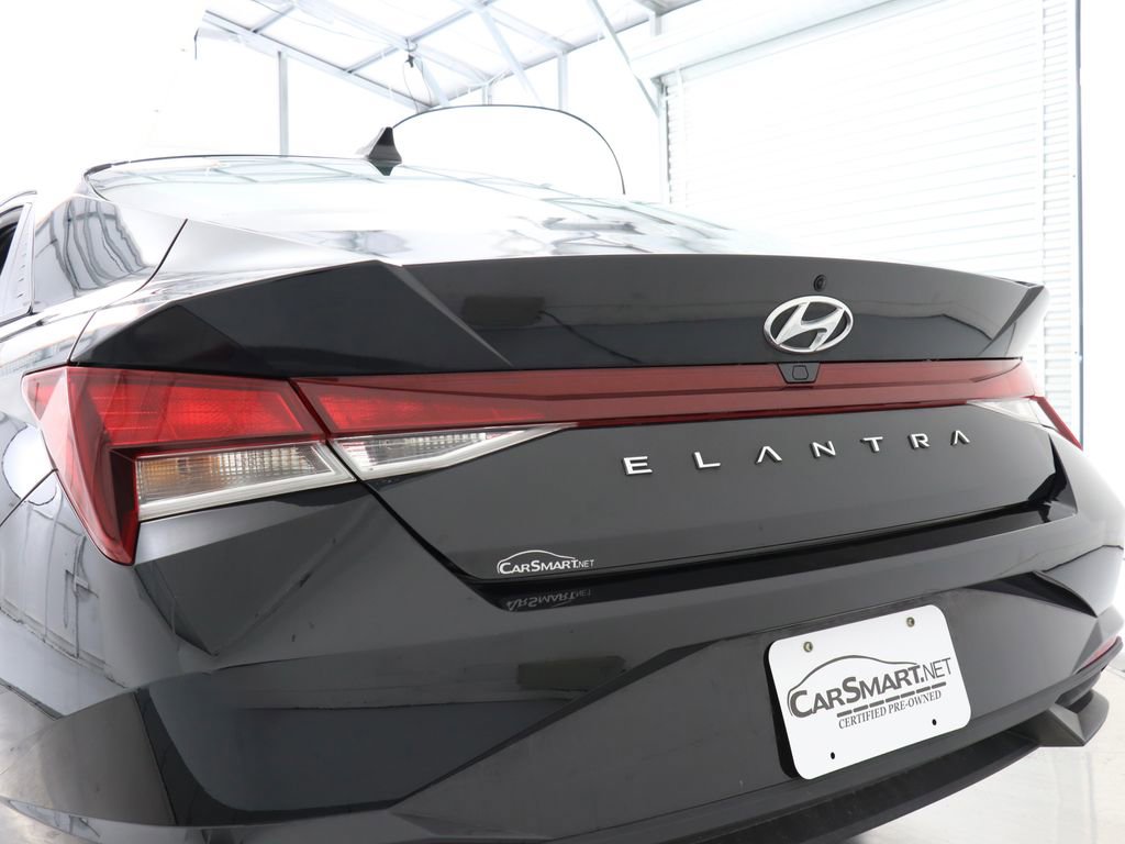 Used 2022 Hyundai Elantra SEL w/ Preferred Accessory Package image 12