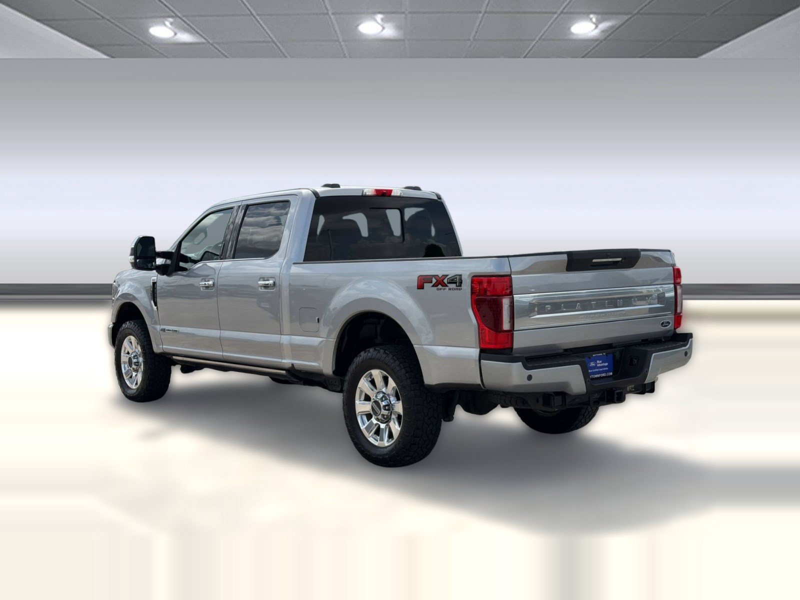 Certified 2021 Ford F250 Platinum w/ FX4 Off-Road Package AWD/4WD image 3
