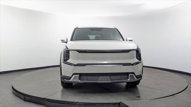Used 2024 Kia EV9 Light Long Range RWD image 8
