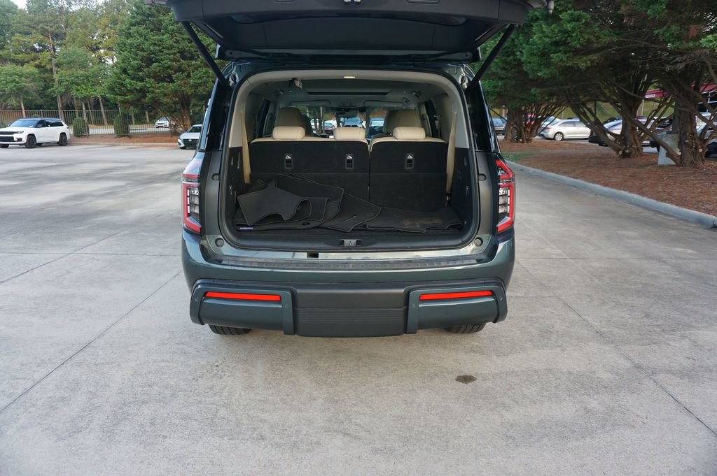 Used 2025 Nissan Armada Platinum RWD image 17