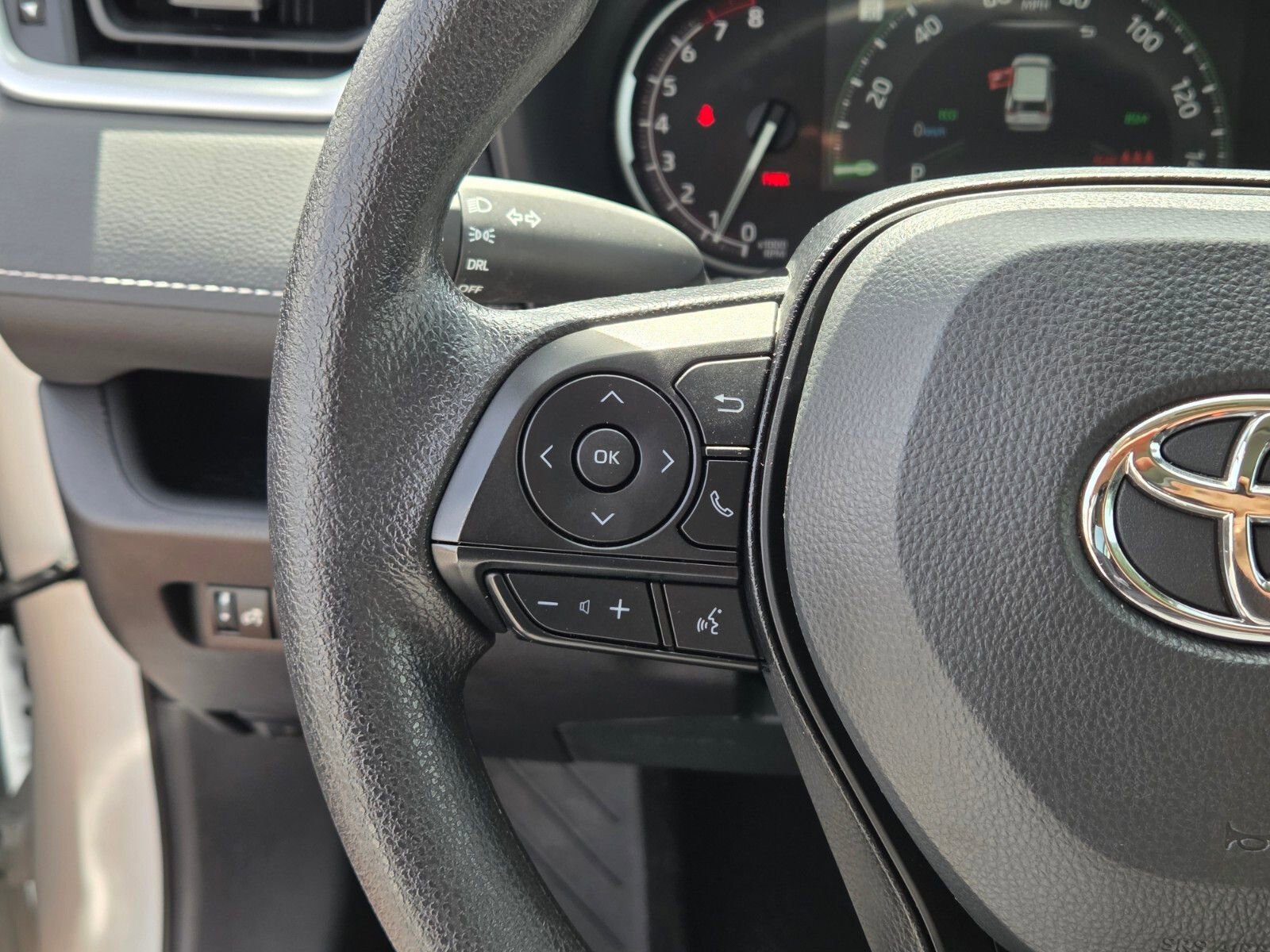 Used 2025 Toyota RAV4 LE FWD image 15