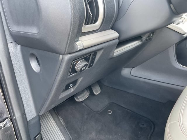 Used 2025 Ford Expedition Active AWD/4WD image 27