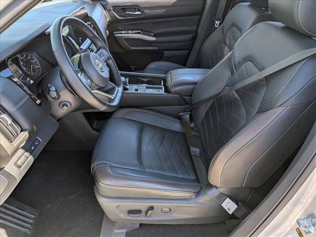 Used 2022 Nissan Pathfinder Platinum w/ Cargo Package image 17