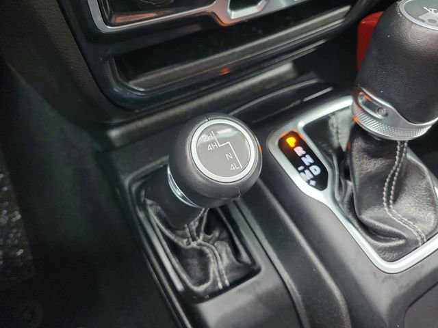 Used 2019 Jeep Wrangler Unlimited Sahara AWD/4WD image 34