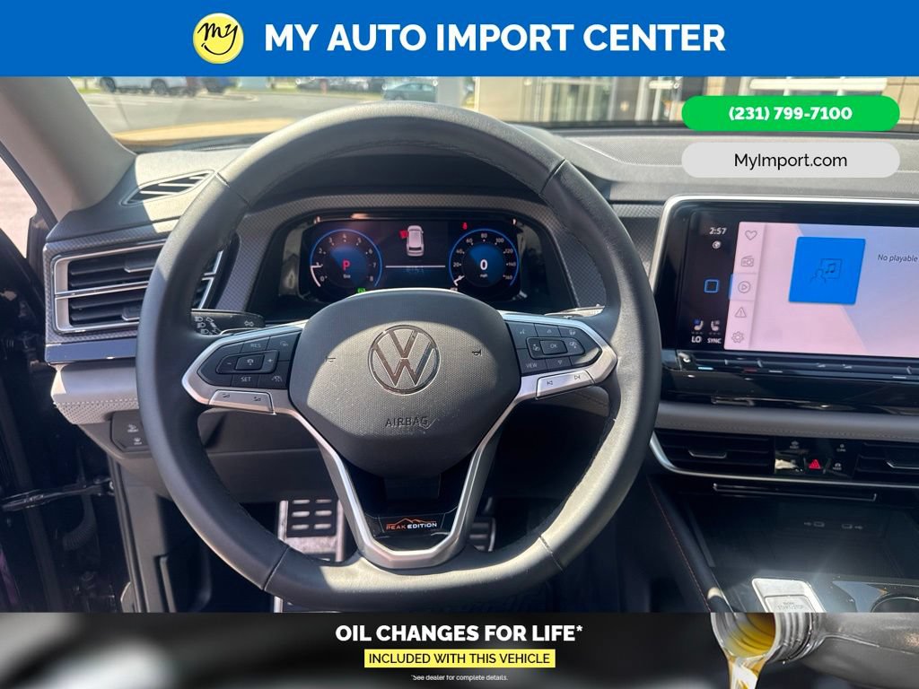 Used 2025 Volkswagen Atlas Peak Edition SE AWD/4WD image 16