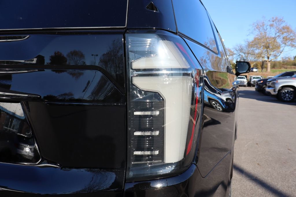 New 2026 Chevrolet Suburban High Country image 38