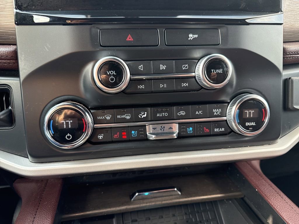 Used 2022 Ford Expedition Max Limited image 9