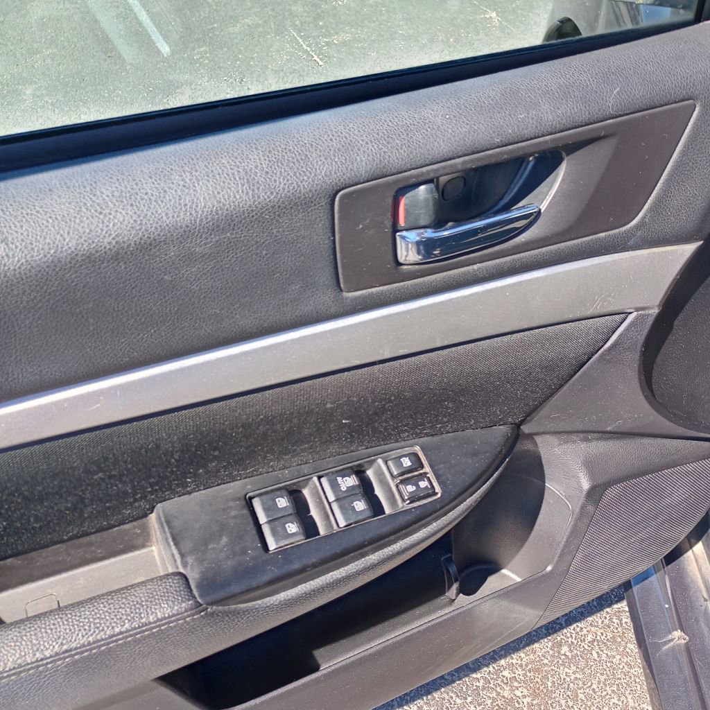 Used 2013 Subaru Legacy 2.5i Premium w/ All-Weather Pkg AWD/4WD image 12