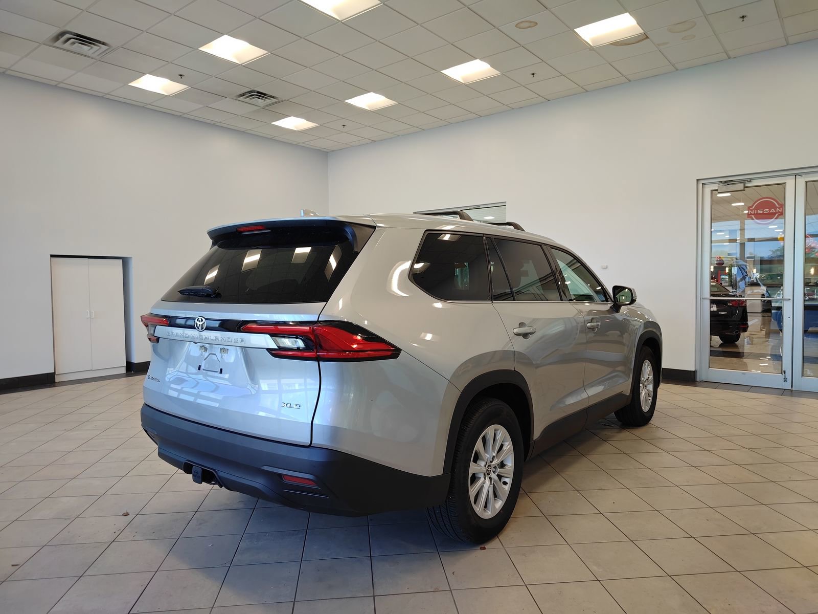 Used 2024 Toyota Grand Highlander XLE image 4