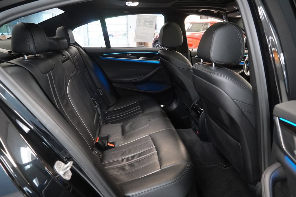 Used 2021 BMW 530e xDrive w/ Parking Assistance Package AWD/4WD image 31