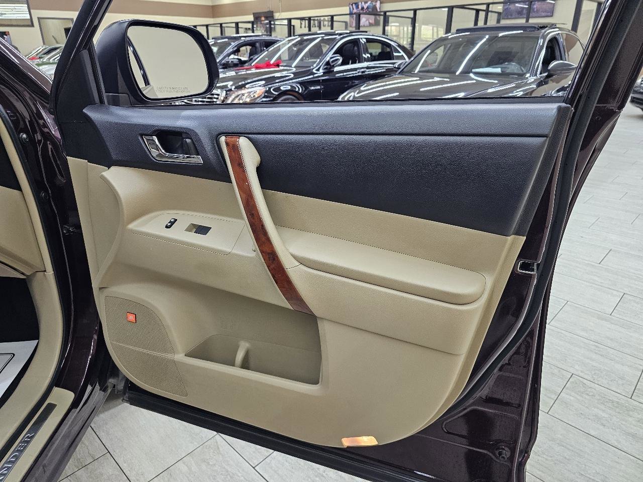 Used 2012 Toyota Highlander Limited FWD image 42