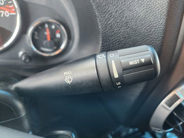 Used 2015 Jeep Wrangler Unlimited Rubicon image 22