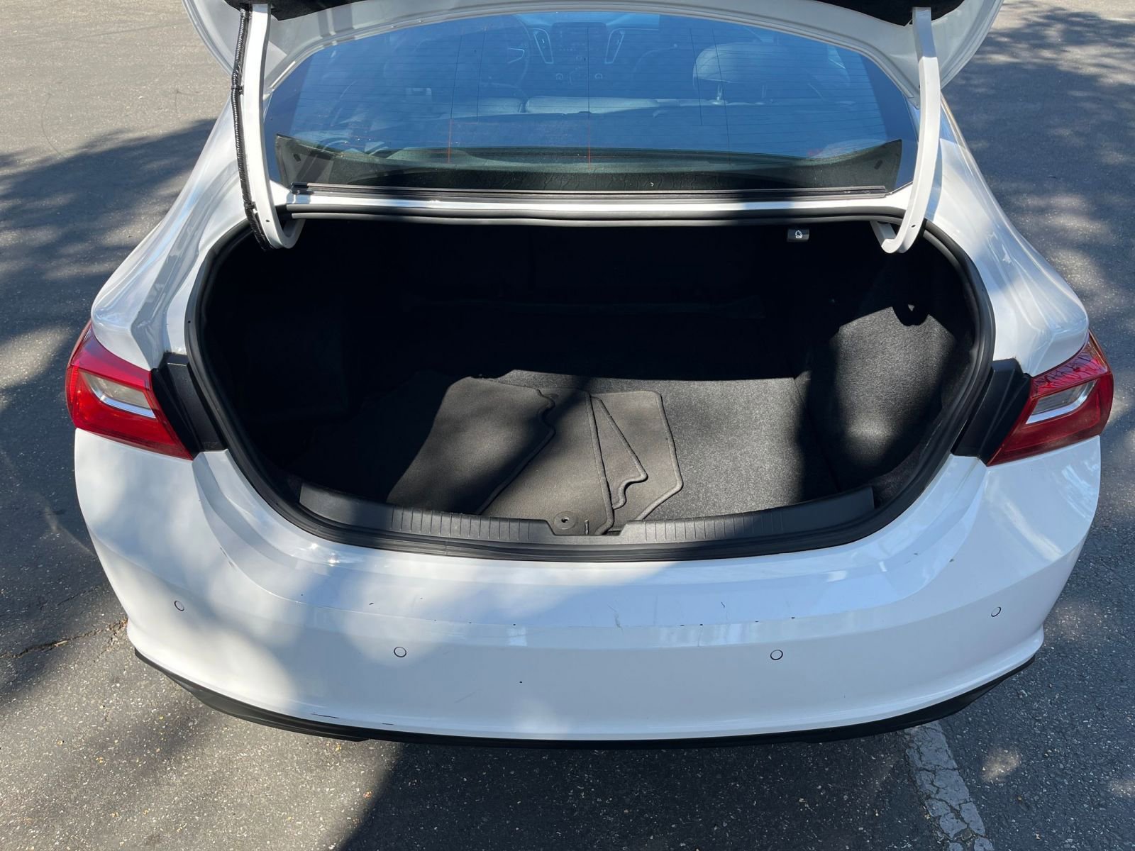 Used 2024 Chevrolet Malibu LT image 30