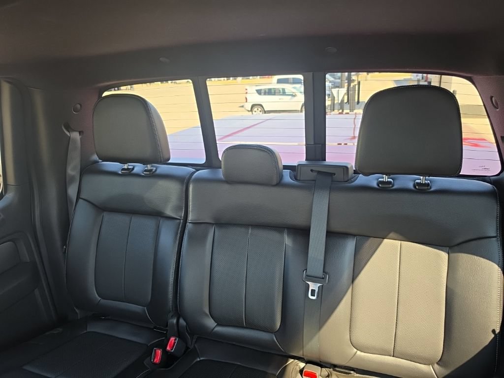 Used 2014 Ford F150 FX4 w/ Equipment Group 402A Luxury AWD/4WD image 30