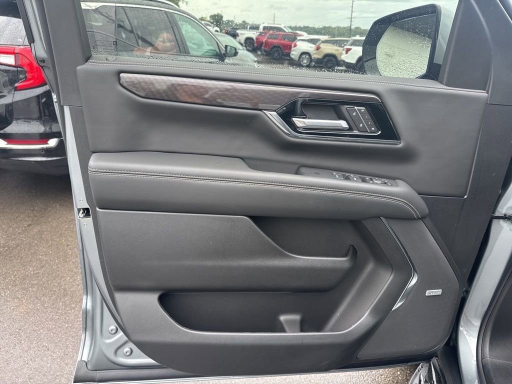 New 2026 GMC Yukon XL Elevation w/ LPO, Elevation Black Package image 11