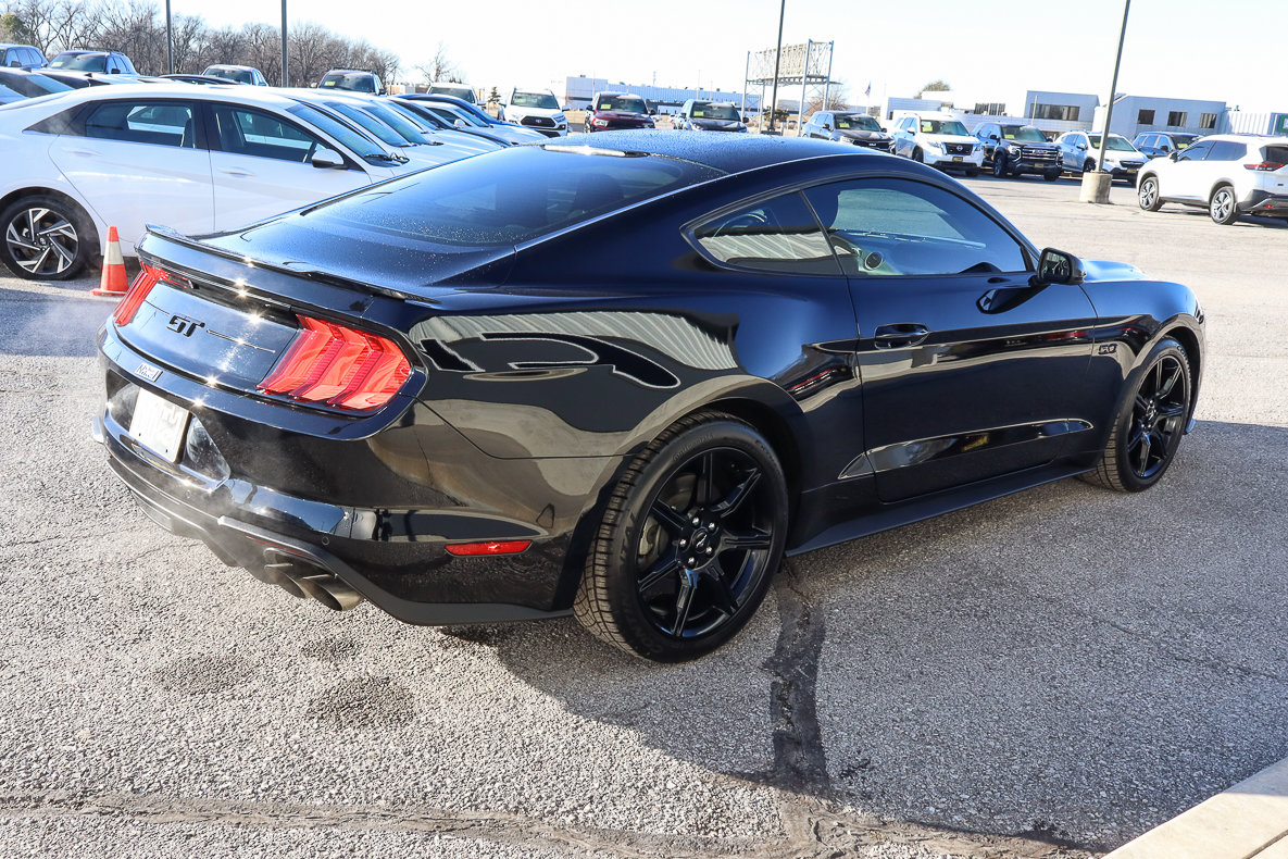 Used 2018 Ford Mustang GT w/ Black Accent Pkg image 4