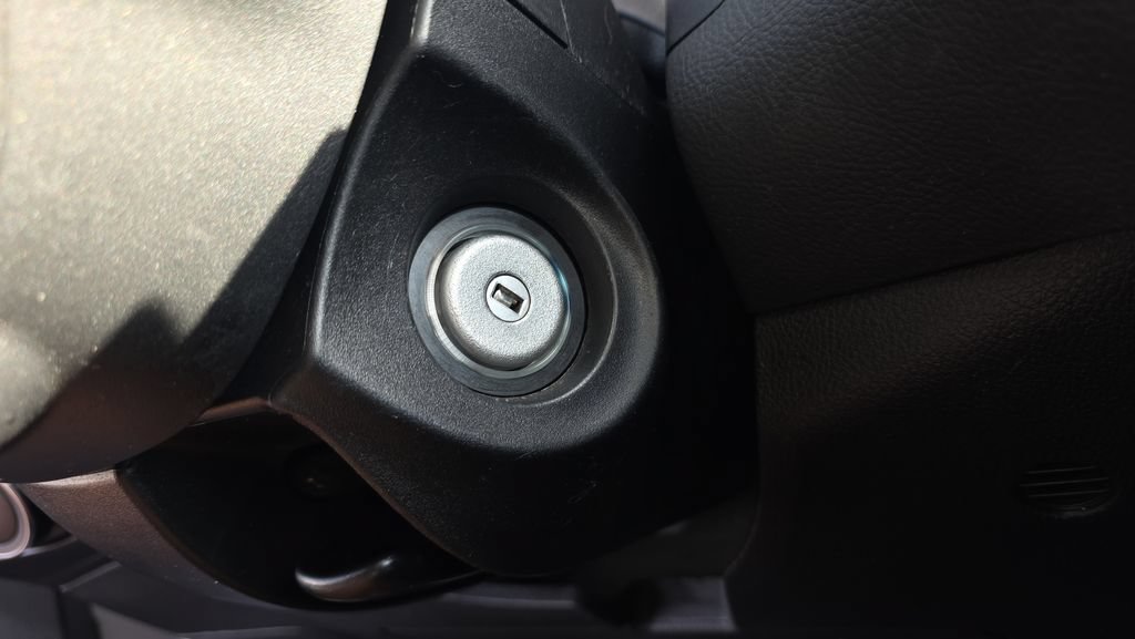 Used 2016 Ford Focus SE w/ Equipment Group 201A FWD image 23
