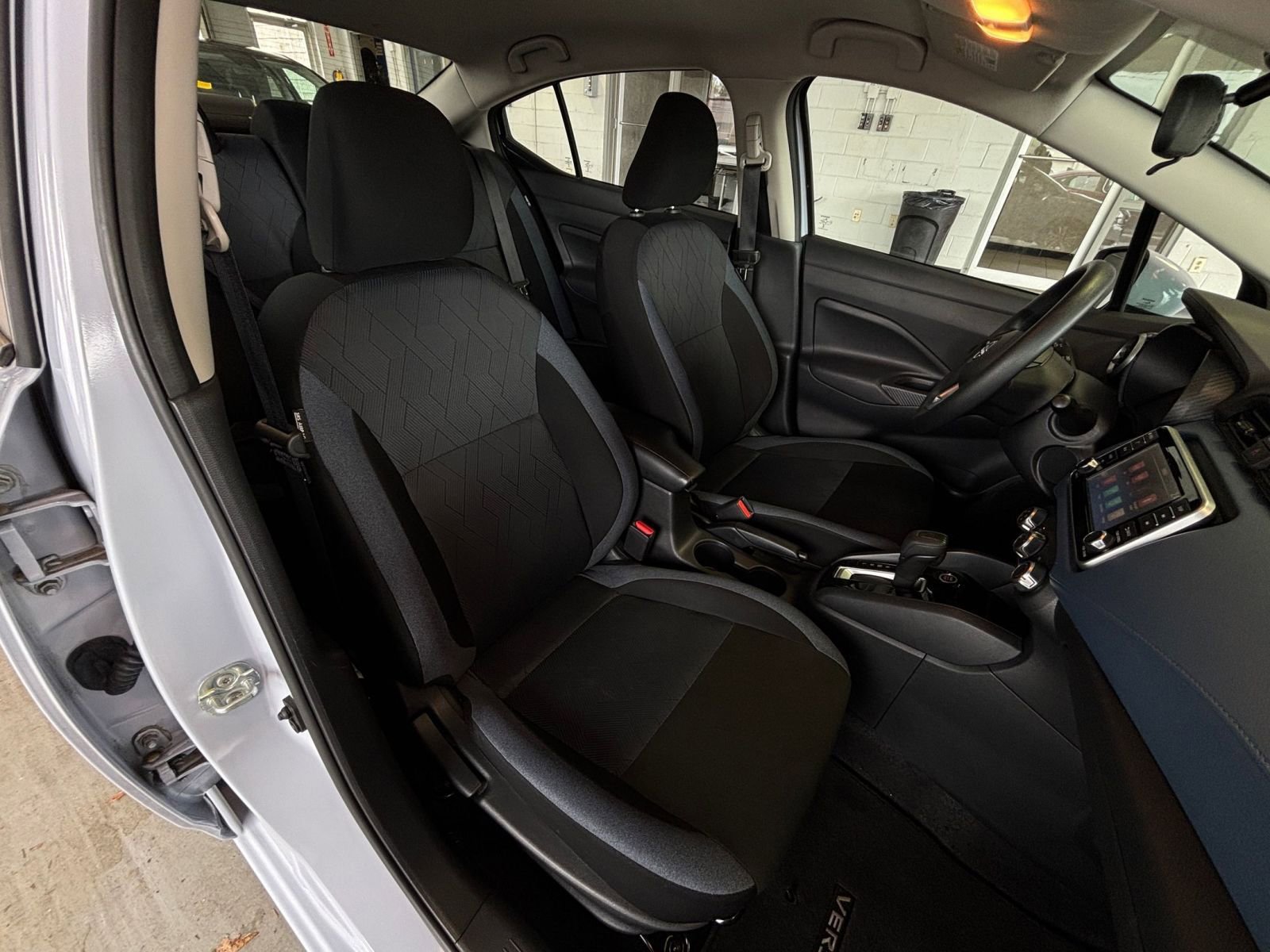 Used 2025 Nissan Versa SV image 35