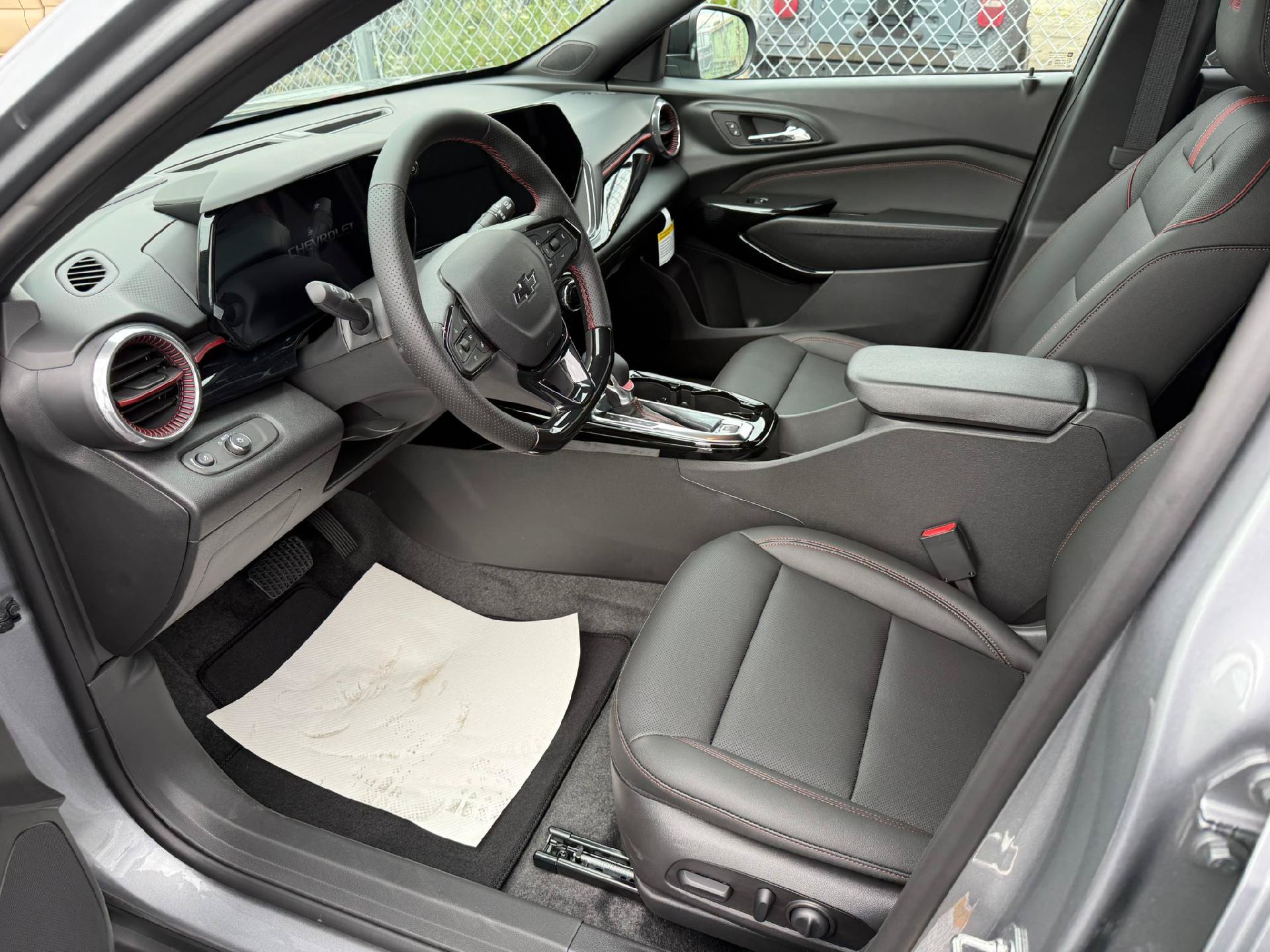 New 2026 Chevrolet Trax RS w/ Sunroof Package FWD image 12
