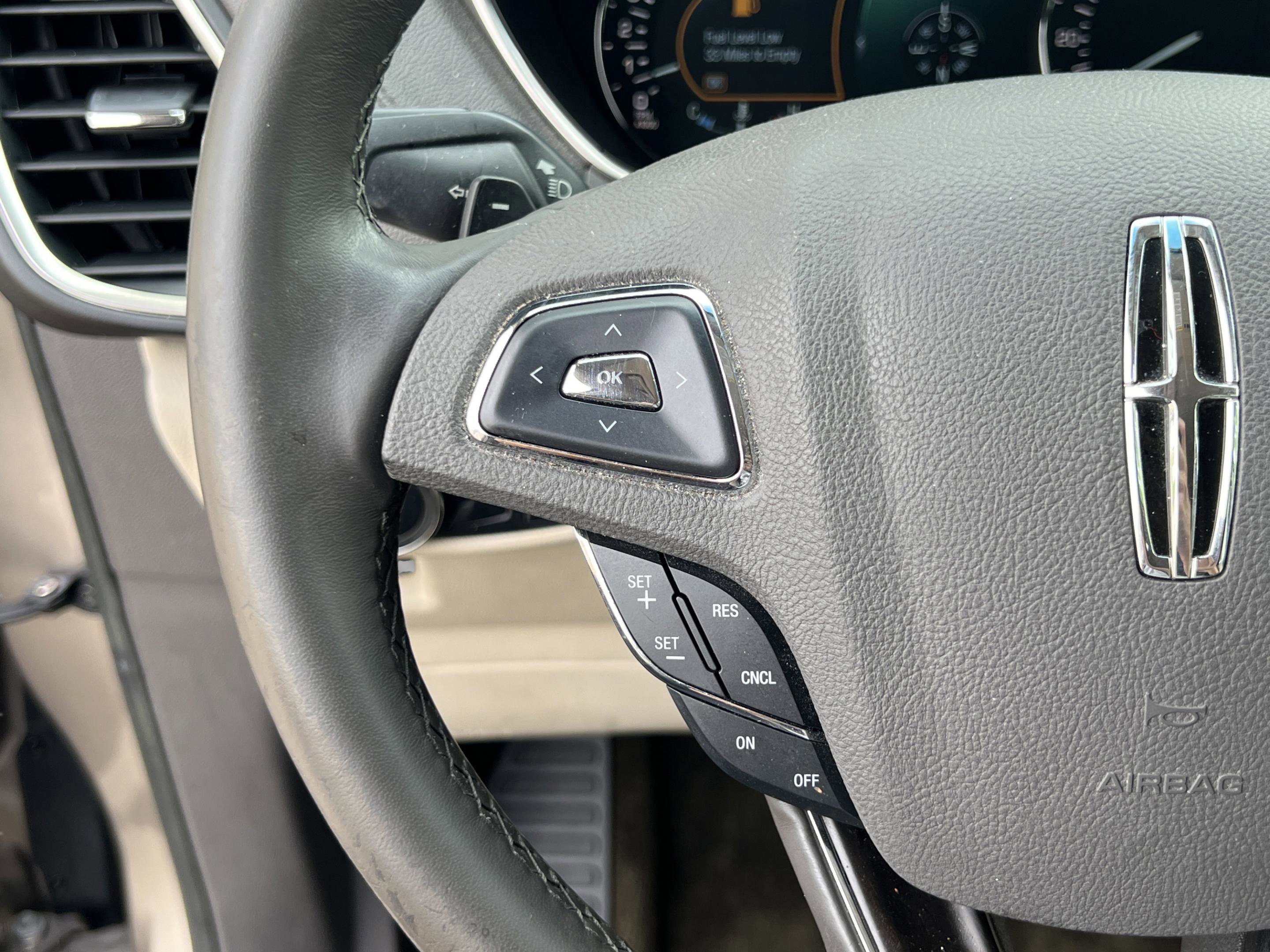 Used 2018 Lincoln MKX Reserve w/ Cargo Accessories Package image 11