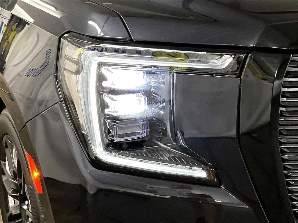 Used 2023 GMC Yukon Denali Ultimate AWD/4WD image 32