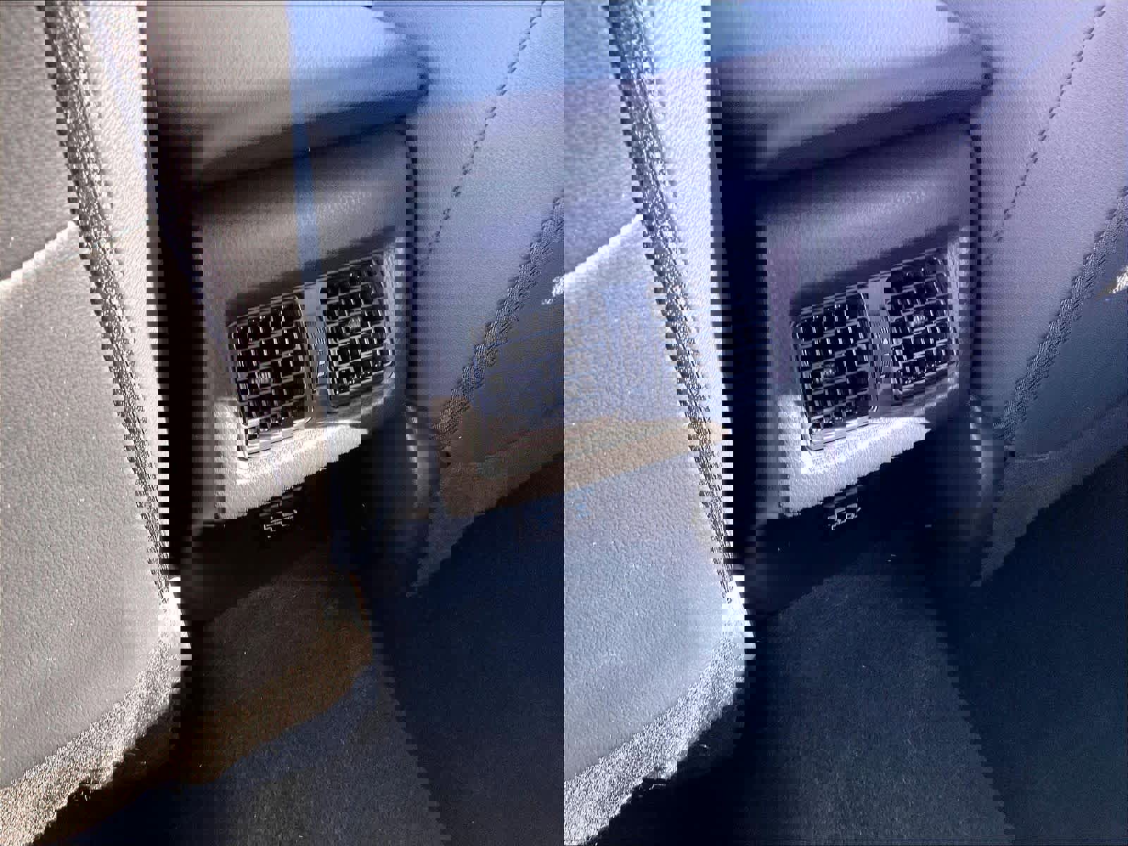 Used 2025 Toyota Camry SE image 37