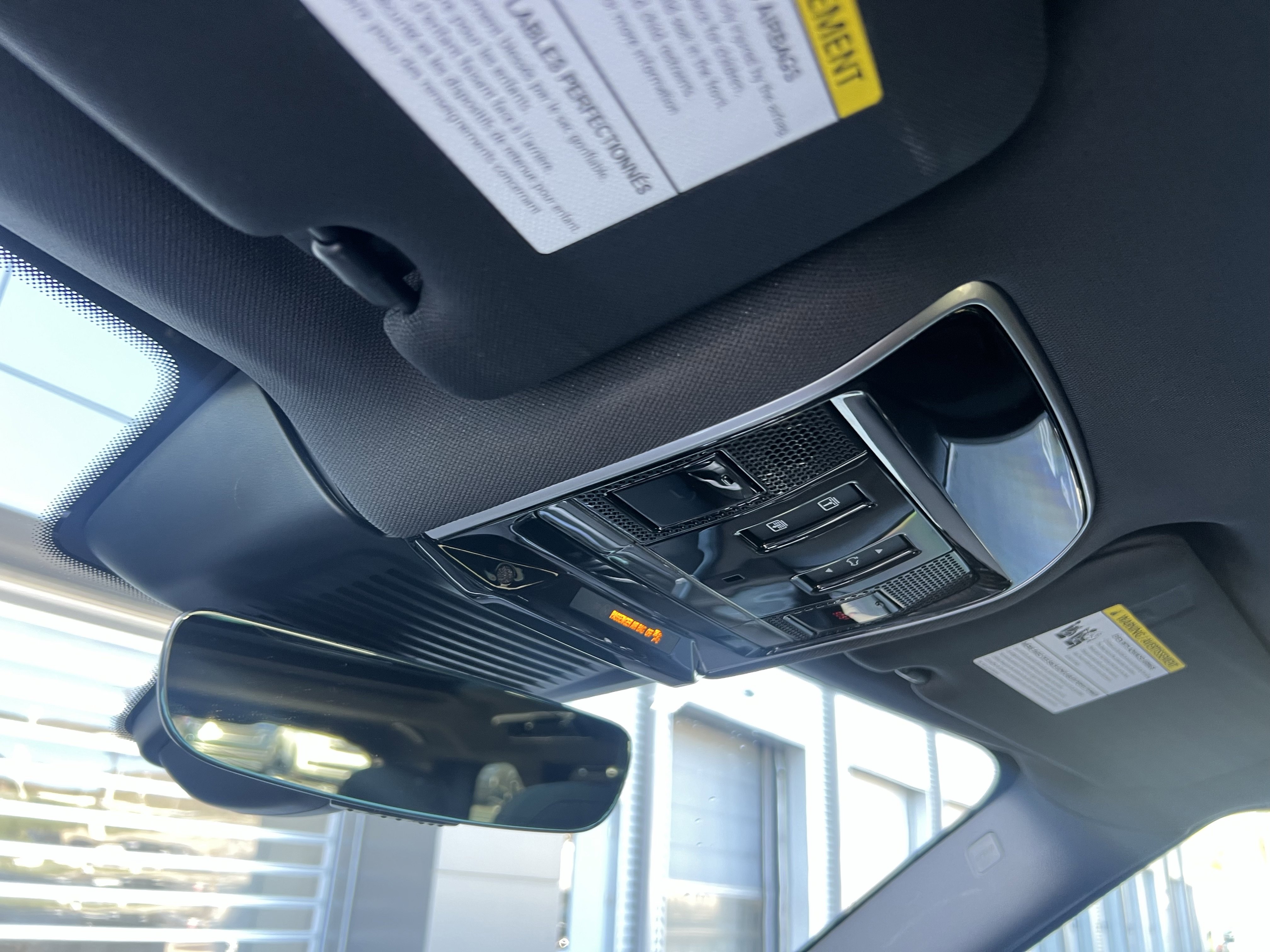 Used 2025 Land Rover Range Rover SE image 20