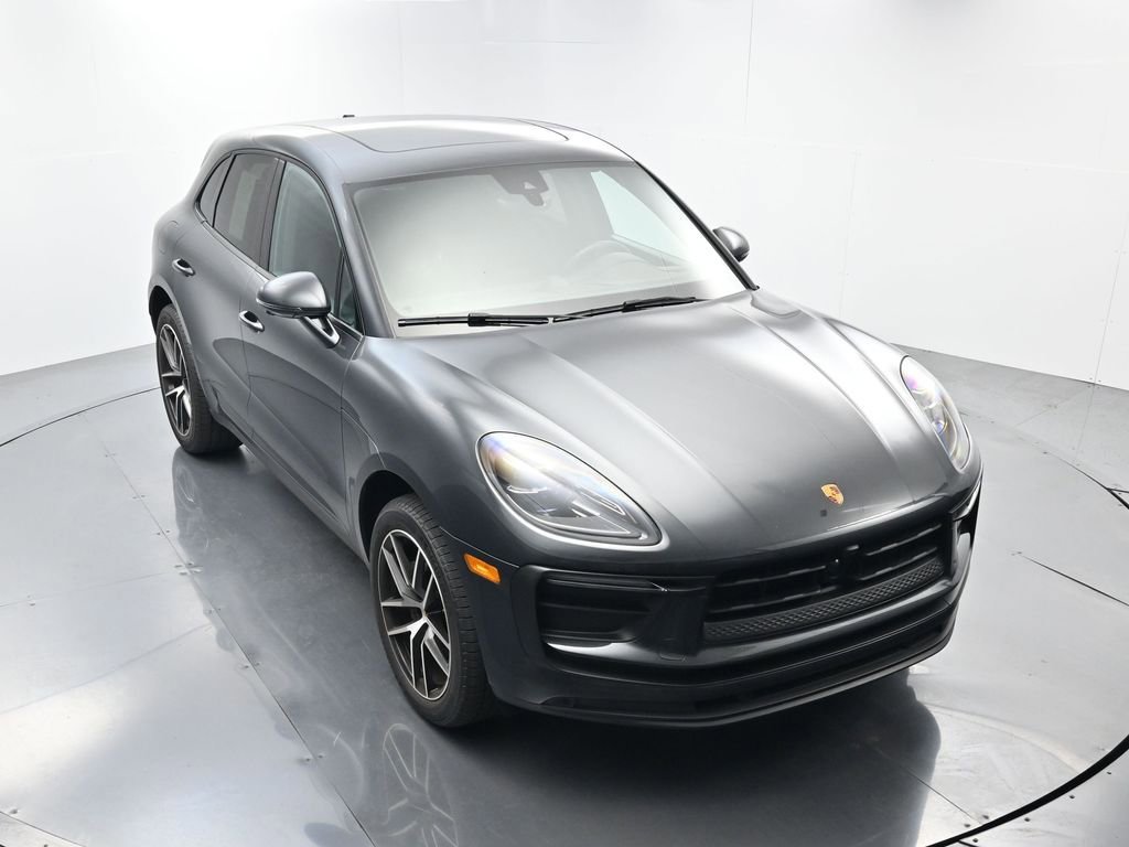 Certified 2023 Porsche Macan AWD/4WD image 40