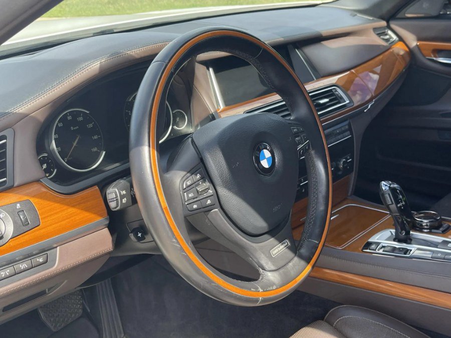 Used 2014 BMW 760Li RWD image 27