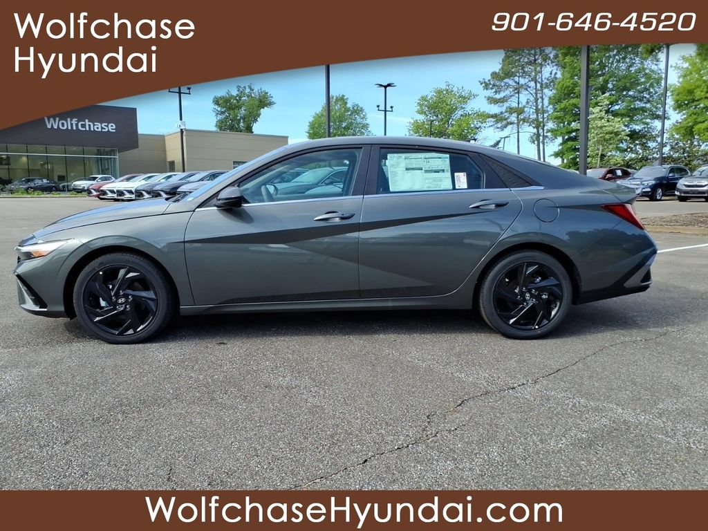 New 2026 Hyundai Elantra SEL Sport Premium FWD image 2