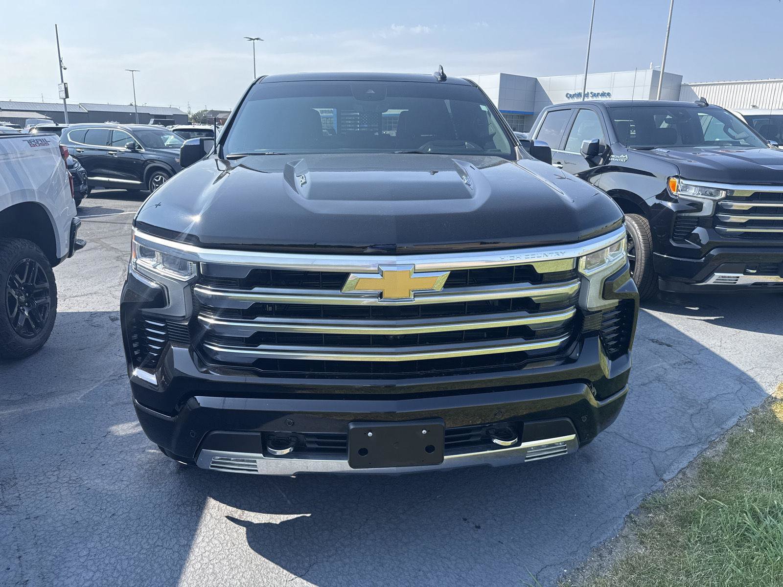 Used 2026 Chevrolet Silverado 1500 High Country w/ Technology Package AWD/4WD image 6