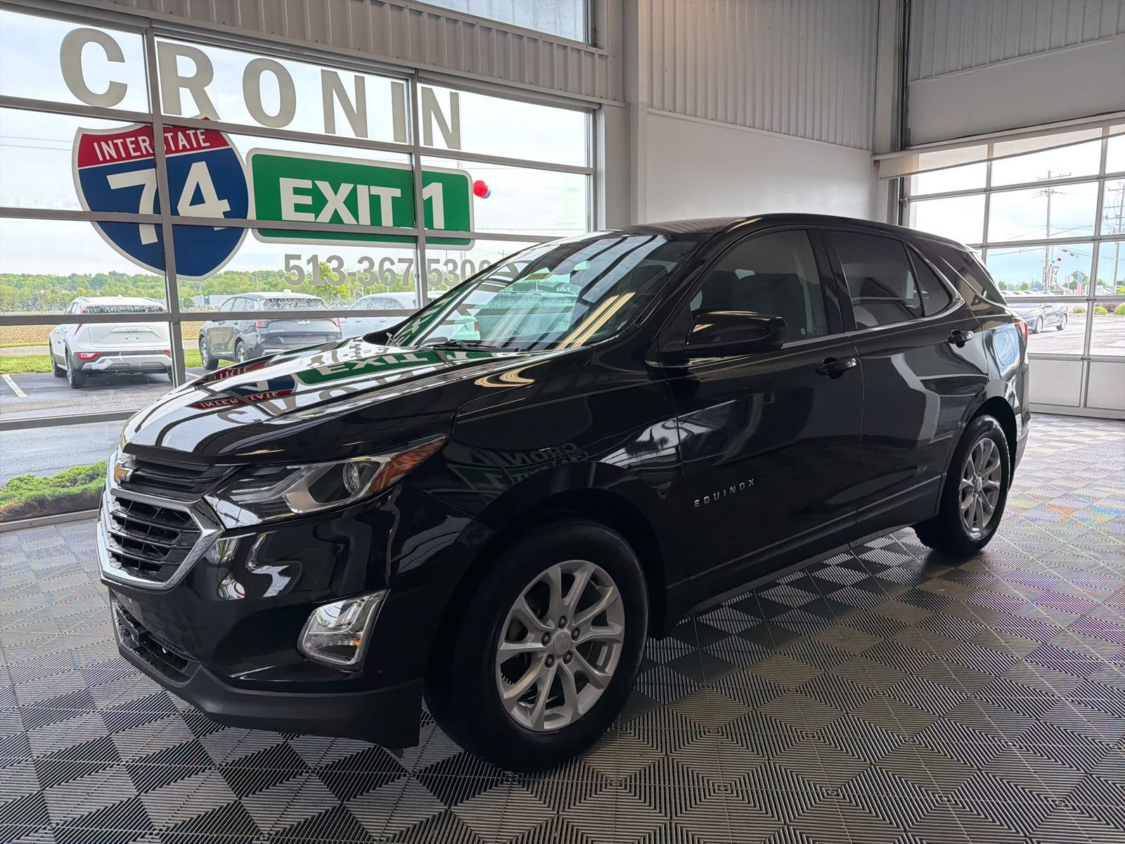 Used 2020 Chevrolet Equinox LT w/ Driver Convenience Package FWD image 3