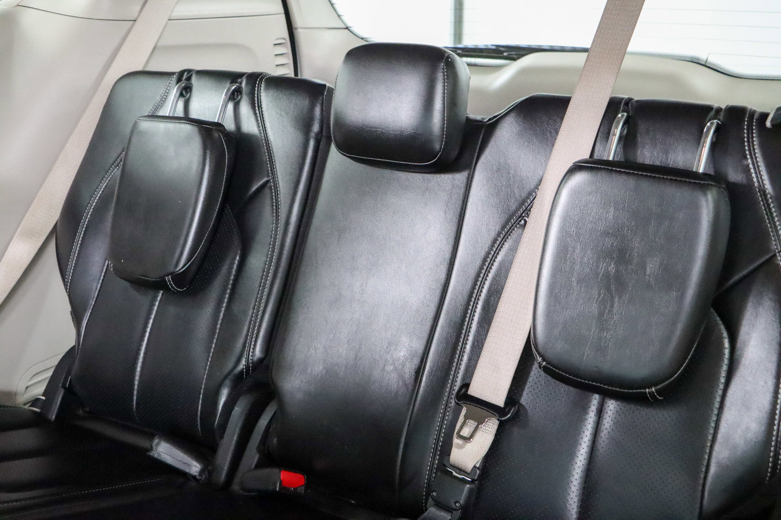Used 2023 Chrysler Pacifica Touring-L FWD image 25