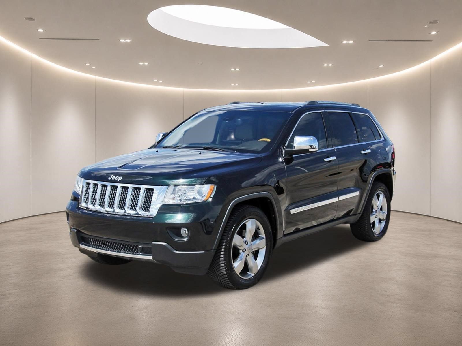 Used 2012 Jeep Grand Cherokee Overland RWD image 3