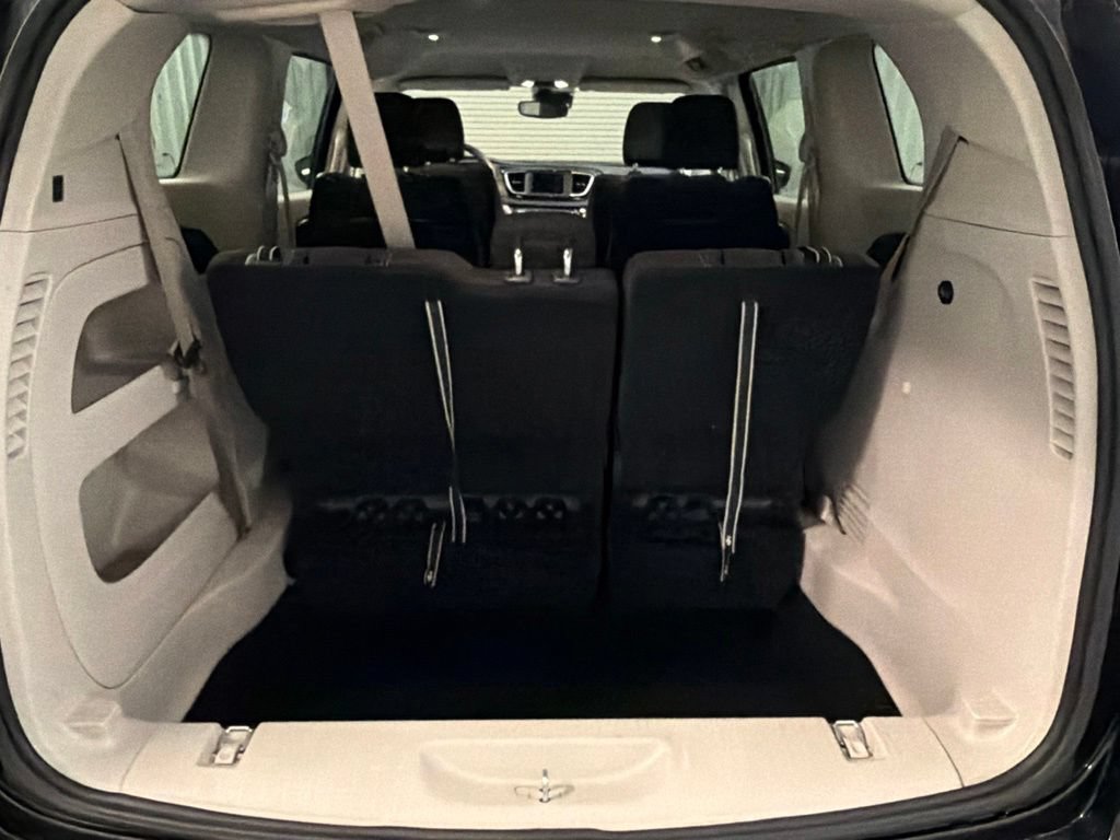 Used 2023 Chrysler Voyager LX FWD image 24