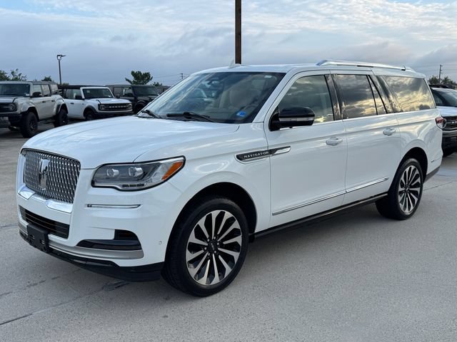 Used 2023 Lincoln Navigator L Reserve AWD/4WD image 12