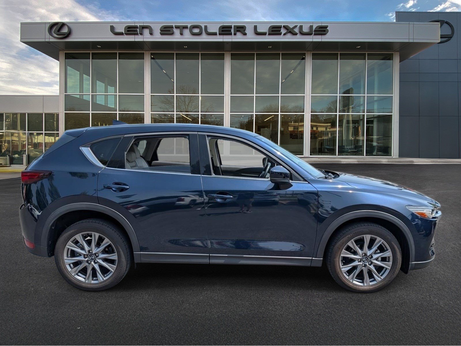 Used 2021 MAZDA CX-5 Grand Touring w/ GT Premium Package AWD/4WD image 2