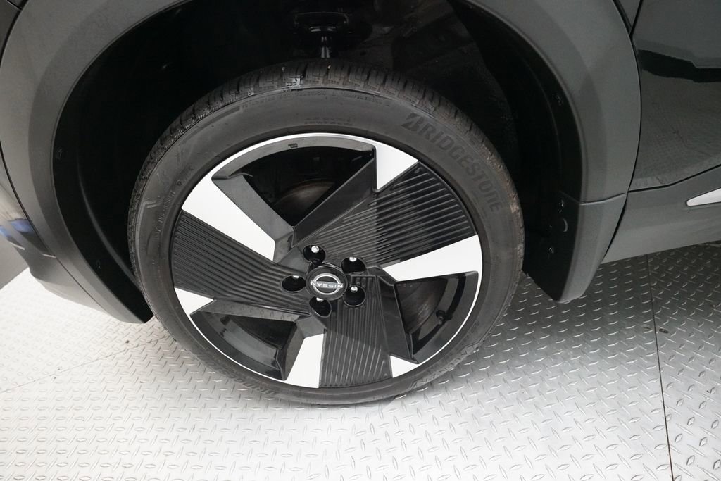 Certified 2026 Nissan Kicks SR w/ Cold Weather Package image 26