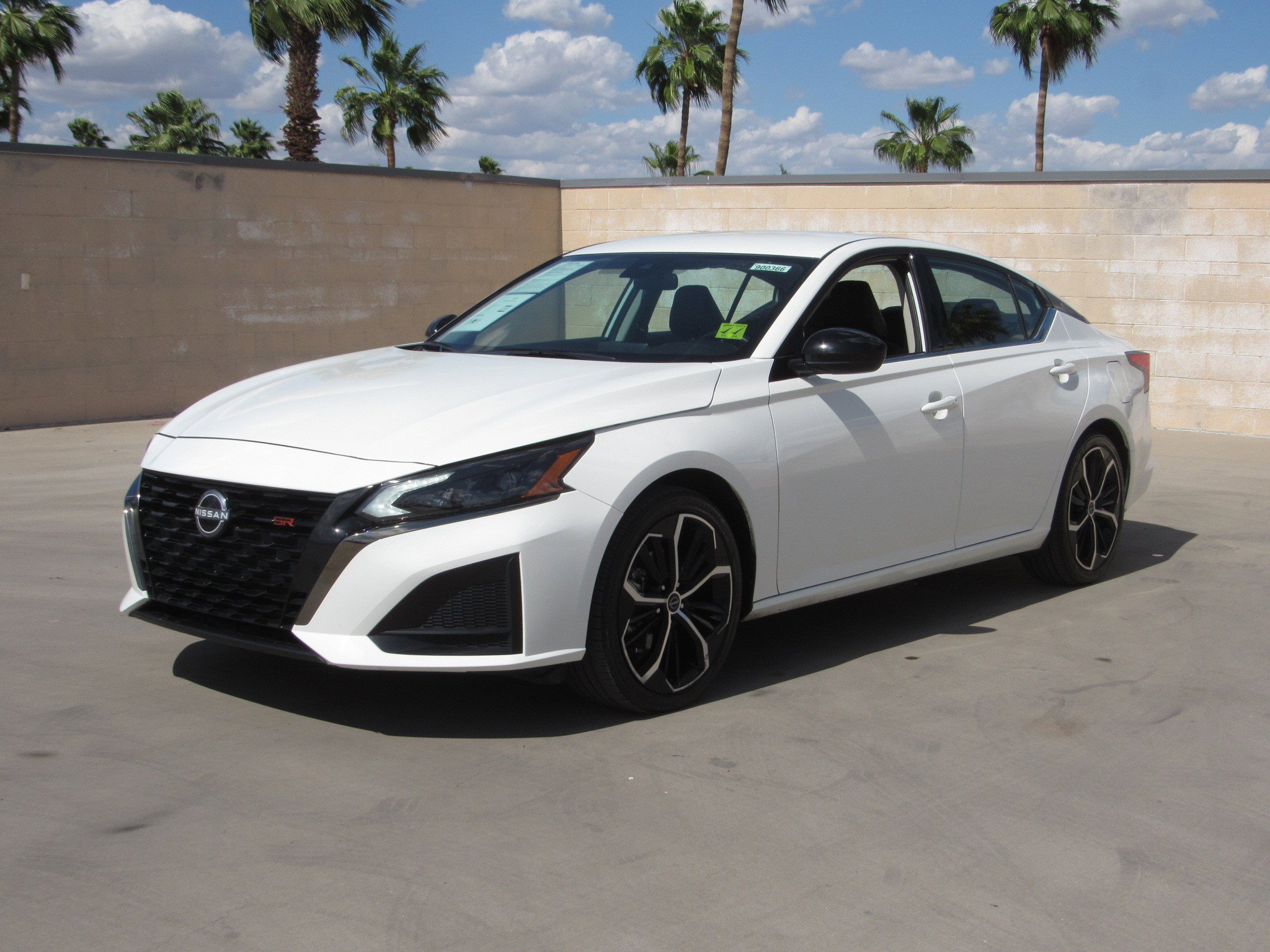 Used 2025 Nissan Altima 2.5 SR image 1